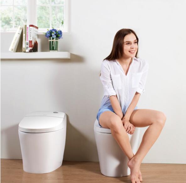 聯(lián)塑靜音緩降坐圈，靜溢無憂