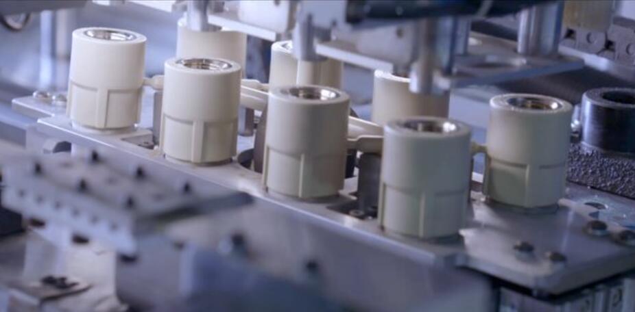 無人看“管”的智能工廠有多了不起？