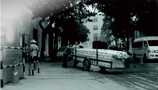 聯塑西溪塑料五金廠在廣東順德成立